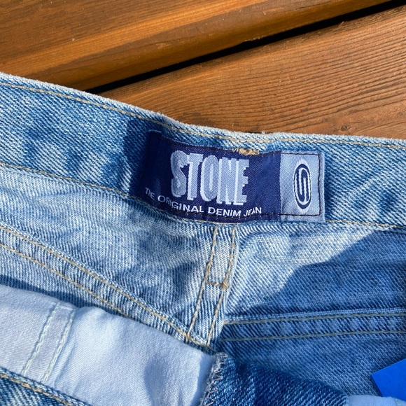 Vintage Canadian Denim Jean Shorts Lightwashed | SIZE: US 7 - Picture 3 of 11